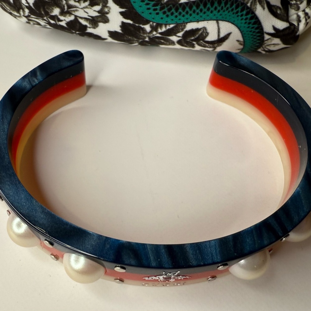 Gucci Black and Red Bee Bracelet - Picture 5 of 5